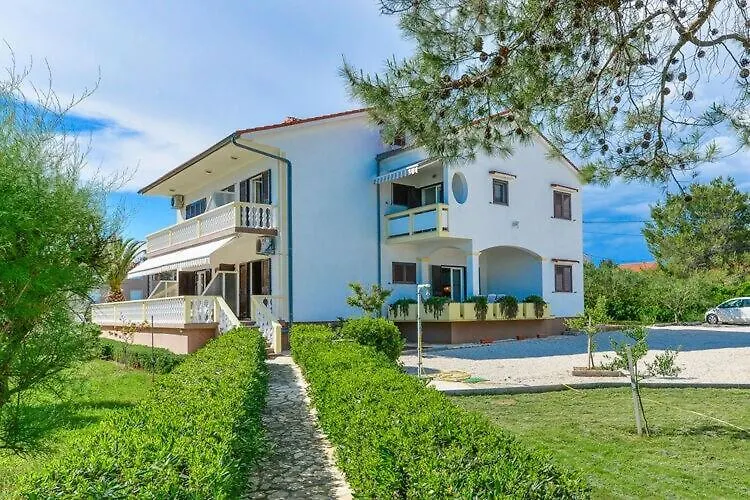 Apartments In House Liveric In Vir At The Beach