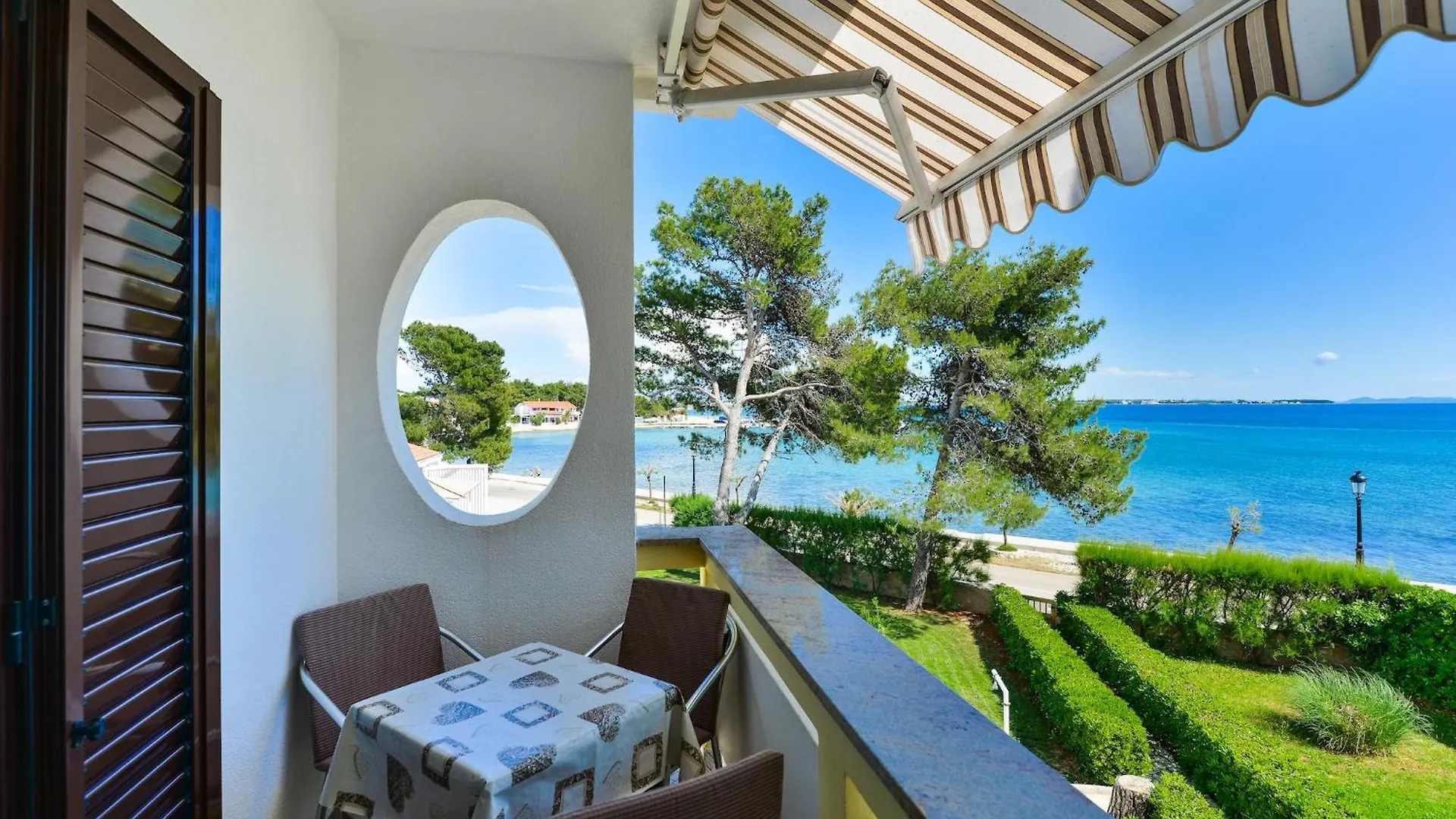 Apartments In House Liveric In Vir At The Beach
