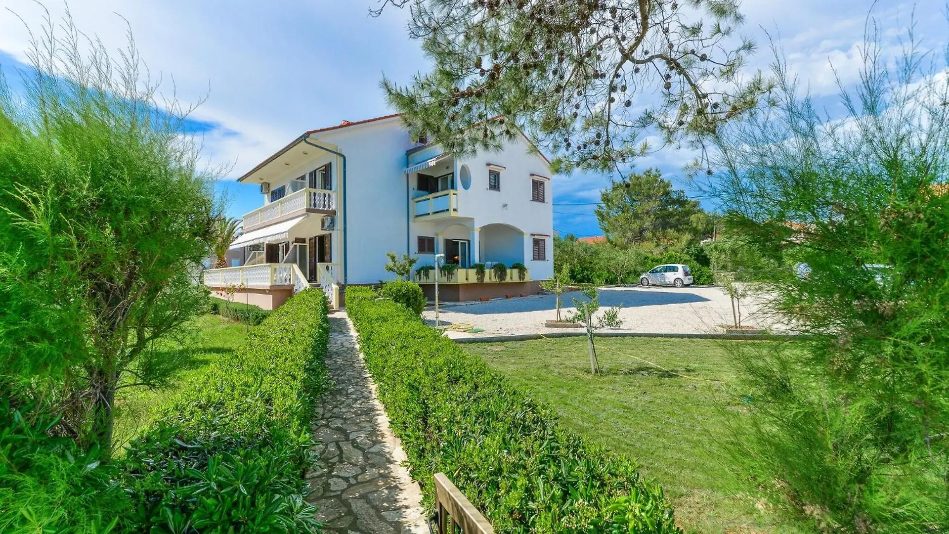 Apartments In House Liveric In Vir At The Beach