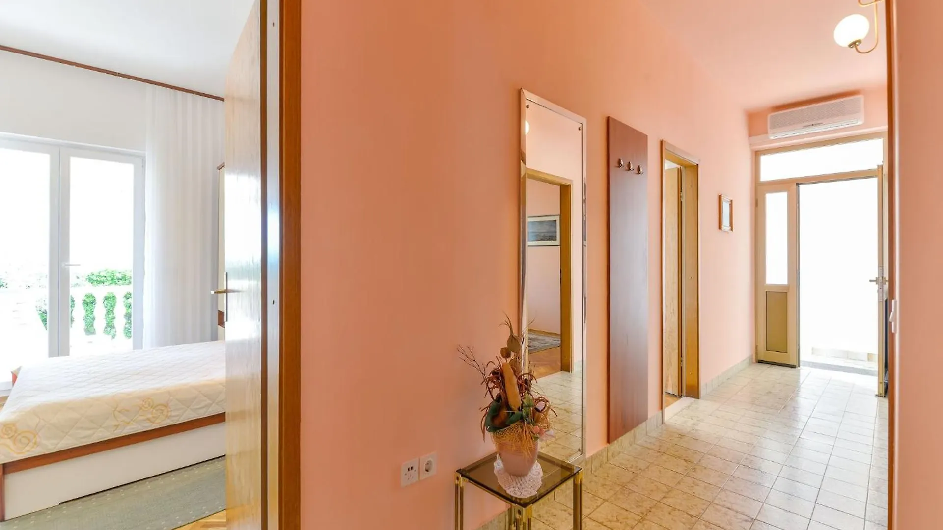 Apartments In House Liveric In Vir At The Beach