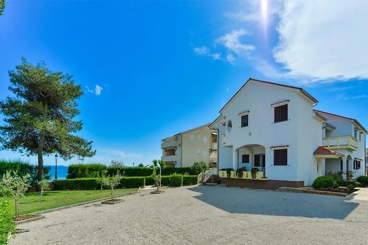 Apartments In House Liveric In Vir At The Beach
